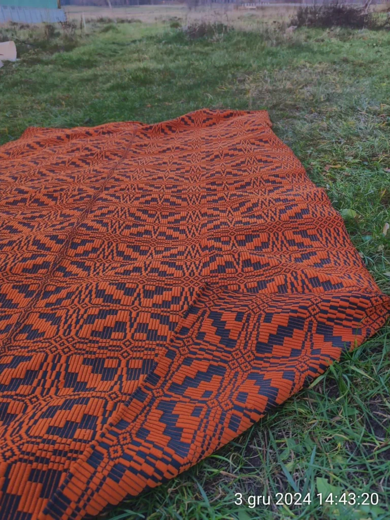 Psycodelic pattern Polish Bedcover made on loom